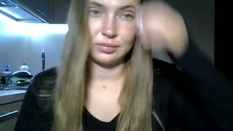 Anna online show from November 19, 9:24 pm