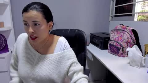 Snapshot of lindsy31 chatting on October 17, 10:25 pm Lindsy online show from October 17, 10:25 pm