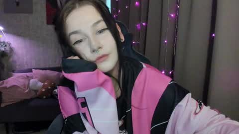 Lina online show from June 8, 8:59 am