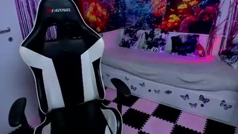 Tina online show from June 26, 8:58 pm