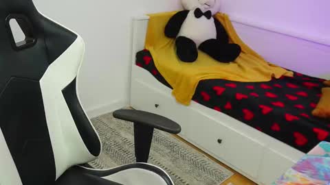 Tina online show from February 13, 6:55 pm