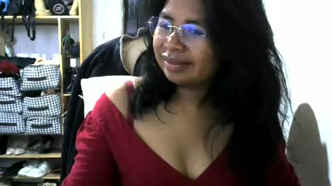liora online show from July 17, 4:25 am