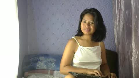 liora online show from November 18, 4:26 am