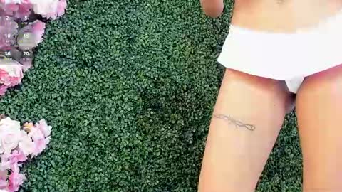 lis_vega_ online show from July 8, 7:06 pm