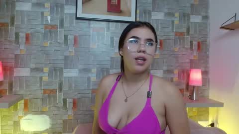 Snapshot of lisa__cute__ chatting on October 18, 2:43 pm Lisa and Andru online show from October 18, 2:43 pm