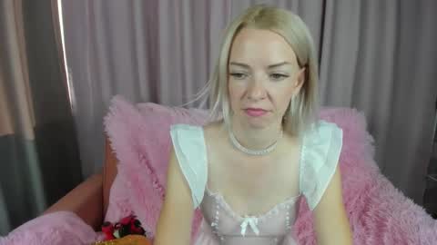 Snapshot of lisa_magnusson chatting on October 17, 3:43 am Lisa online show from October 17, 3:43 am
