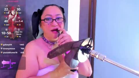 Snapshot of lisa_milf_ chatting on September 25, 3:35 am Lisa online show from September 25, 3:35 am
