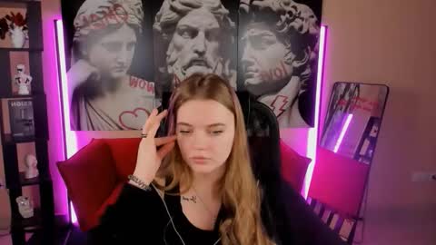 Lisa online show from November 15, 3:30 am