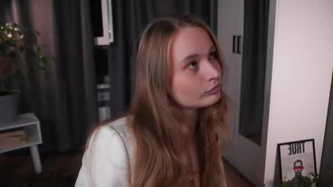 Snapshot of lisa_schiele chatting on October 15, 7:58 pm Elisabeth or Lisa online show from October 15, 7:58 pm