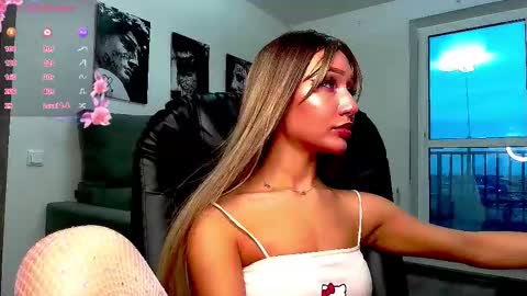 Lisa online show from March 22, 2:21 pm