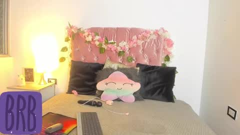 Snapshot of lisa_t08 chatting on September 10, 3:29 am Lisa Thompson online show from September 10, 3:29 am