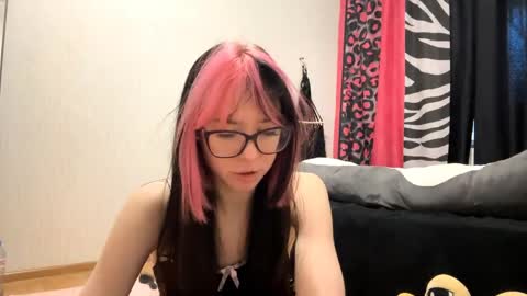 Aileen online show from May 5, 7:25 am