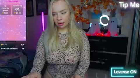 Lisa online show from November 2, 8:36 am