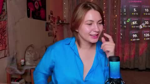 LisaCase online show from October 18, 5:50 pm