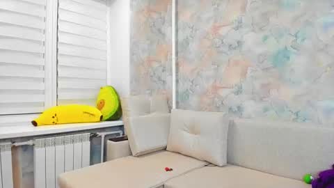 Lisasimsxs online show from December 20, 1:36 am