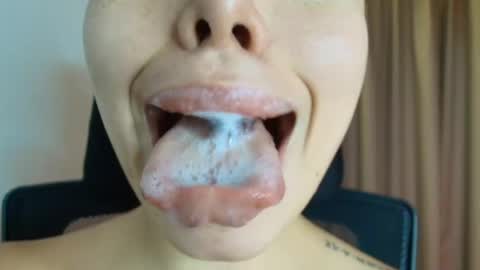 Lisbet online show from April 20, 10:57 pm