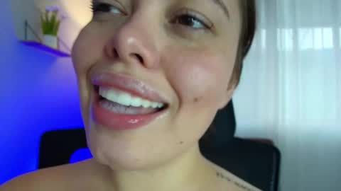 Snapshot of lisbet_21x chatting on March 7, 10:21 pm Lisbet online show from March 7, 10:21 pm