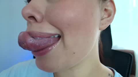 Snapshot of lisbet_21x chatting on February 21, 2:38 pm Lisbet online show from February 21, 2:38 pm