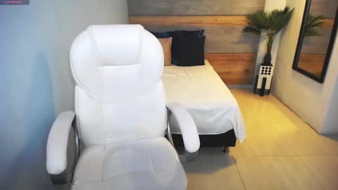 Liseth Fox online show from February 23, 1:35 am