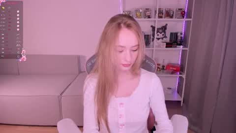 Snapshot of lissa__fox chatting on October 19, 1:05 pm lissa online show from October 19, 1:05 pm