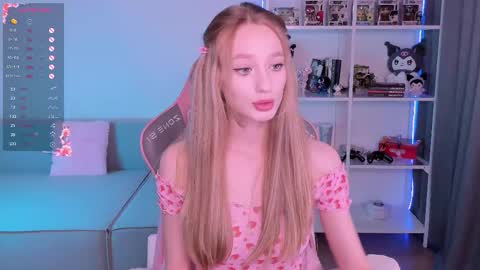 Snapshot of lissa__fox chatting on September 18, 1:48 pm lissa online show from September 18, 1:48 pm