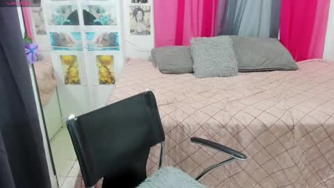 Snapshot of lissavillalobos chatting on December 3, 10:01 pm lissa online show from December 3, 10:01 pm