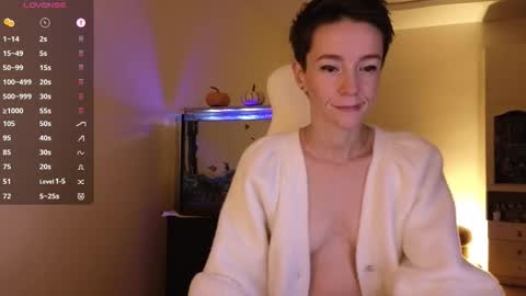 Snapshot of litllle_alis_a chatting on October 10, 8:03 pm Alisa online show from October 10, 8:03 pm