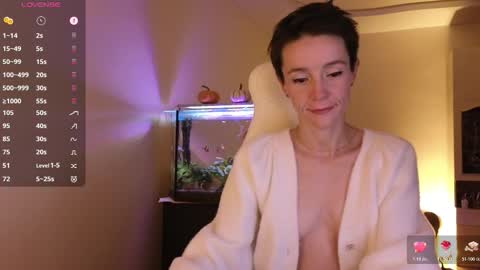 Snapshot of litllle_alis_a chatting on October 20, 8:03 pm Alisa online show from October 20, 8:03 pm