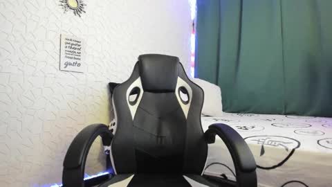 Snapshot of litoxxx_cass chatting on February 18, 10:05 am litoxxx_cass online show from February 18, 10:05 am
