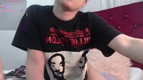 Snapshot of little__amy_ chatting on October 18, 11:09 pm  AMY  online show from October 18, 11:09 pm
