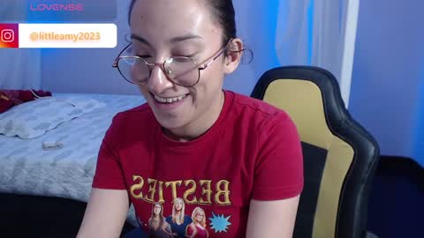 Snapshot of little__amy_ chatting on February 6, 2:33 am  AMY  online show from February 6, 2:33 am