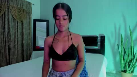 Snapshot of little_abbye chatting on October 1, 11:53 am little_abbye online show from October 1, 11:53 am