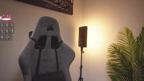 Help me reach 100 likes online show from March 22, 7:18 pm