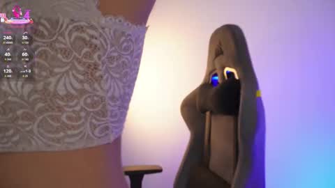 Help me reach 100 likes online show from October 21, 7:28 pm