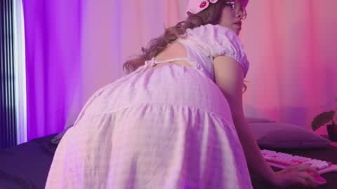 Maeve  online show from February 27, 8:42 pm