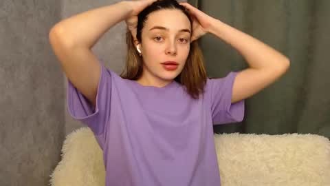 Mia   Im online every day 1530 PM in New York  2030 PM in London online show from December 8, 8:58 pm