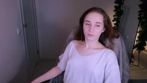 Snapshot of little_pretty_woman chatting on February 26, 8:47 pm little_pretty_woman online show from February 26, 8:47 pm