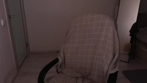 little_pretty_woman online show from April 19, 6:10 pm