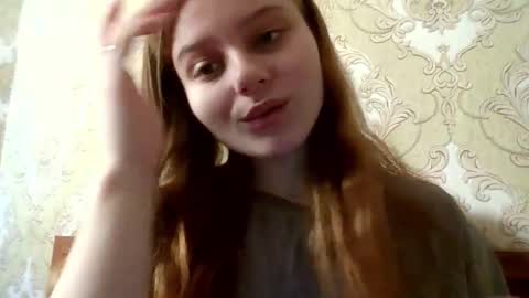 little_shygirl_ online show from January 12, 10:44 am