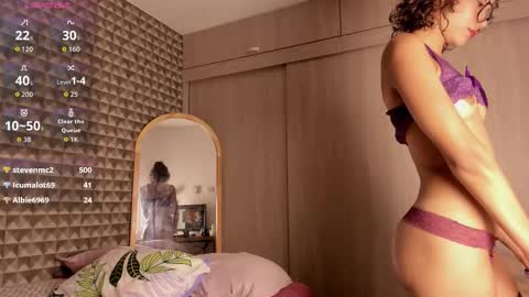 alex online show from December 13, 7:40 pm