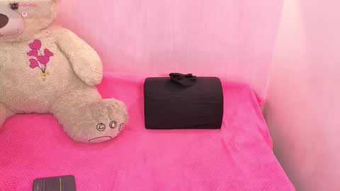 Ari online show from February 10, 7:06 pm