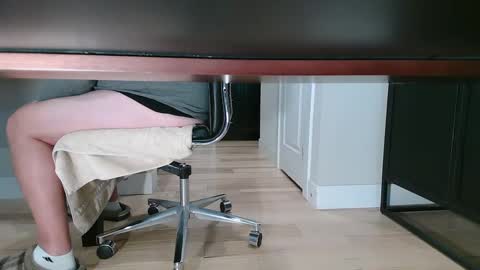 Snapshot of littleclitty247 chatting on December 4, 4:21 pm Littlleclitty247 online show from December 4, 4:21 pm