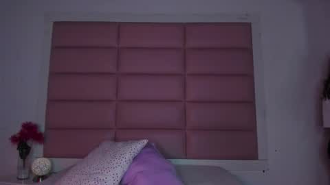 littlee_emma_ online show from January 7, 3:11 am