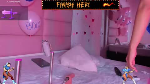 Snapshot of littlee_emma_ chatting on October 12, 5:33 am littlee_emma_ online show from October 12, 5:33 am