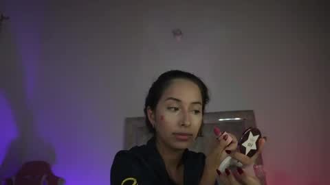 littlee_emma_ online show from May 17, 12:09 am