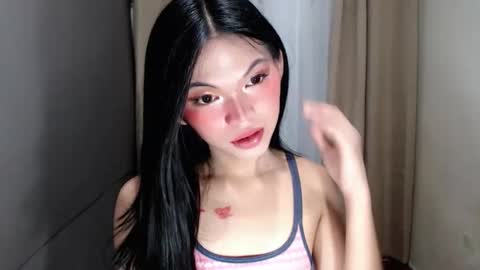 littlelace_ online show from March 1, 9:30 pm