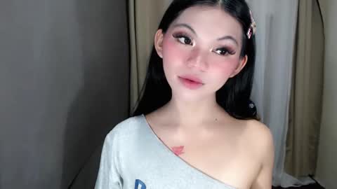 littlelace_ online show from May 16, 1:57 am
