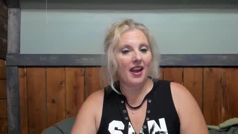 Snapshot of littlelisa1 chatting on September 14, 10:00 pm lisanixs online show from September 14, 10:00 pm