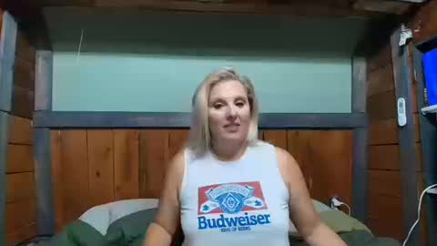 Snapshot of littlelisa1 chatting on October 18, 2:38 am lisanixs online show from October 18, 2:38 am