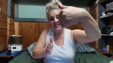 lisanixs online show from April 7, 2:46 am